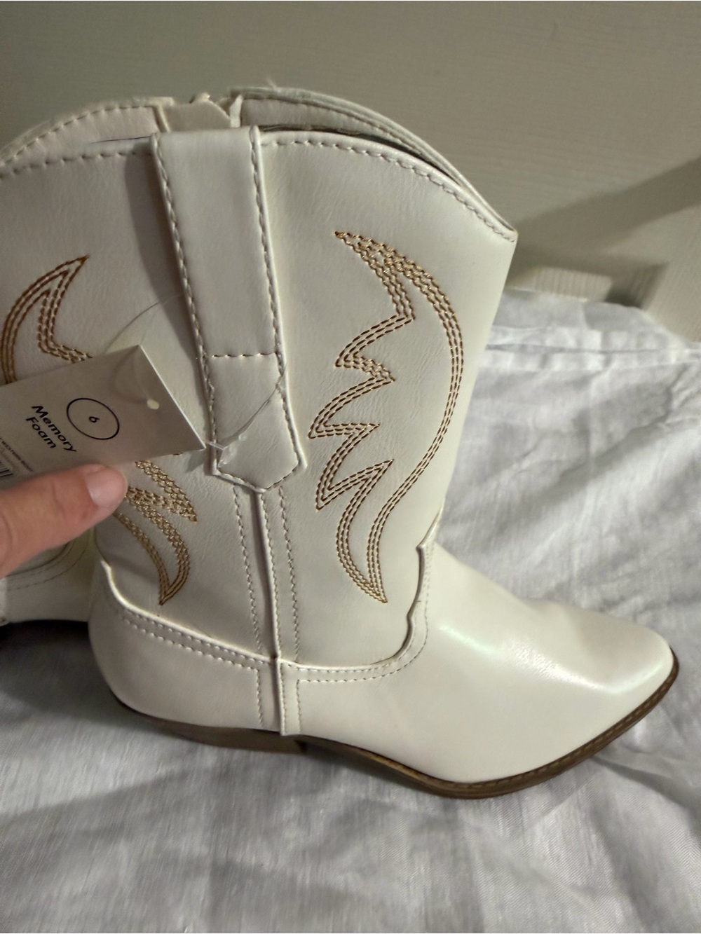 No Boundaries White Short Lace Up Cowboy Boots with Tan Stitching - Picture 4 of 7